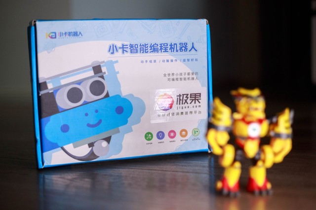 小卡XKBOT智能编程机器人