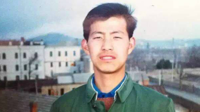 年轻时的金哲宏